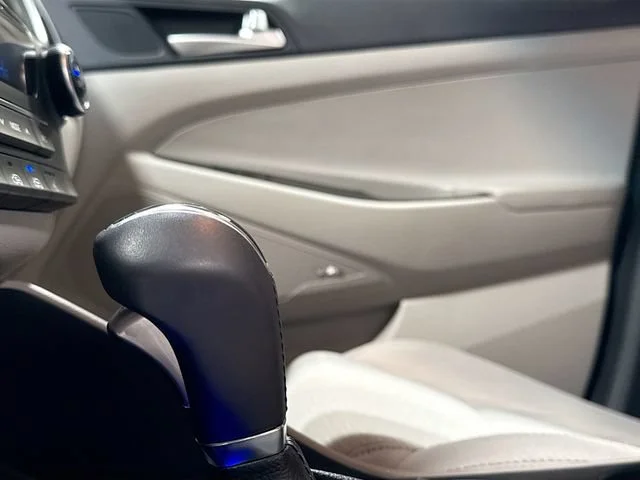 Used 2020  Hyundai Sport image 14