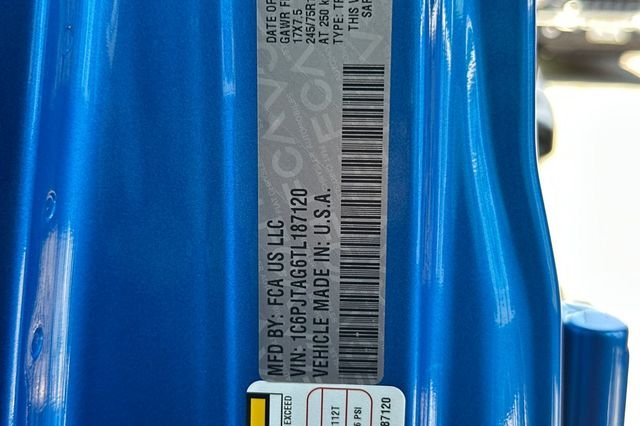 New 2026 Hydro Blue Pearlcoat Jeep Sport S image 25