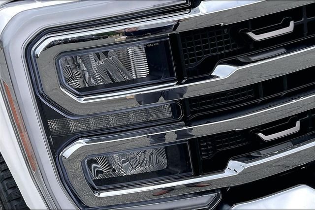 New 2026 Star White Metallic Tri-Coat Ford F-250® King Ranch® image 35