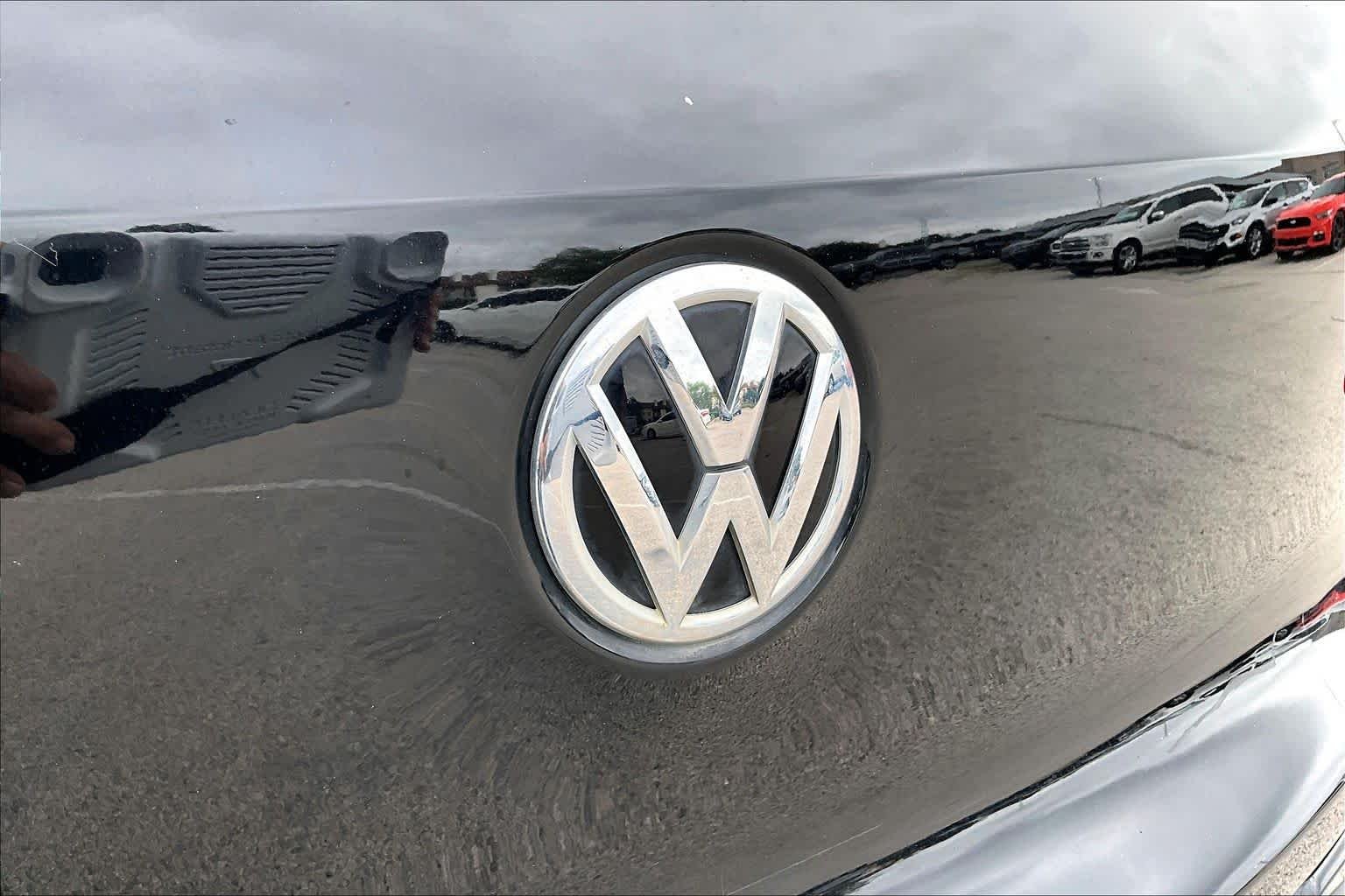 Used 2017 Deep Black Pearl Metallic Volkswagen  image 31