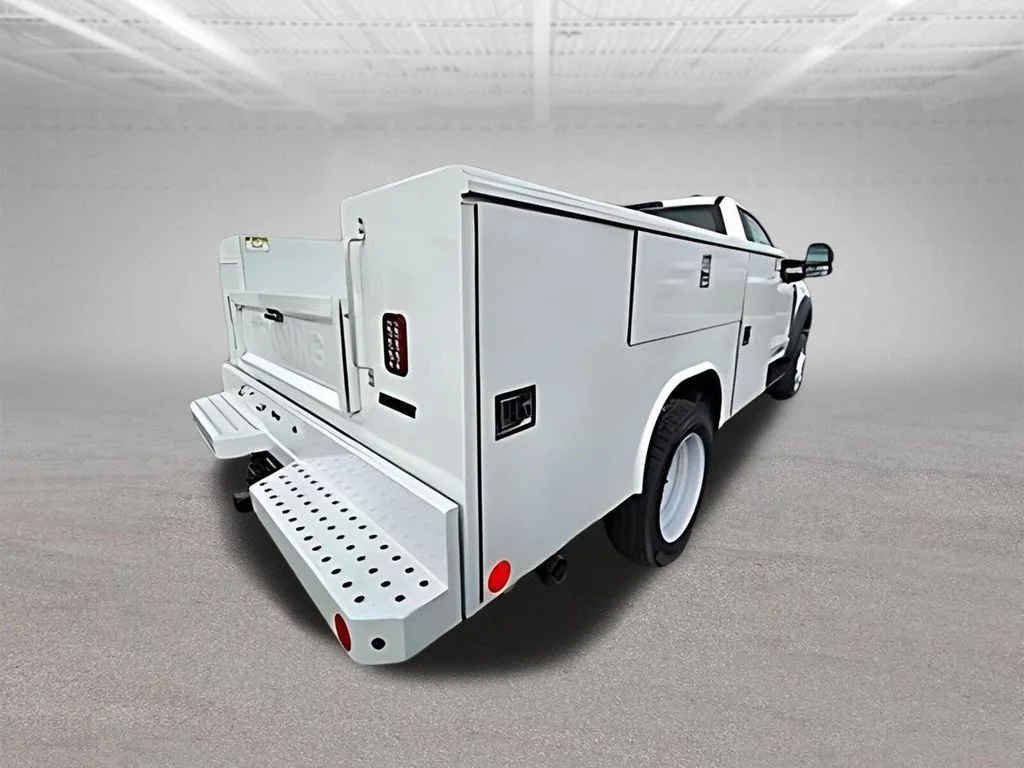 New 2025 Oxford White Ford F-550® XL image 8