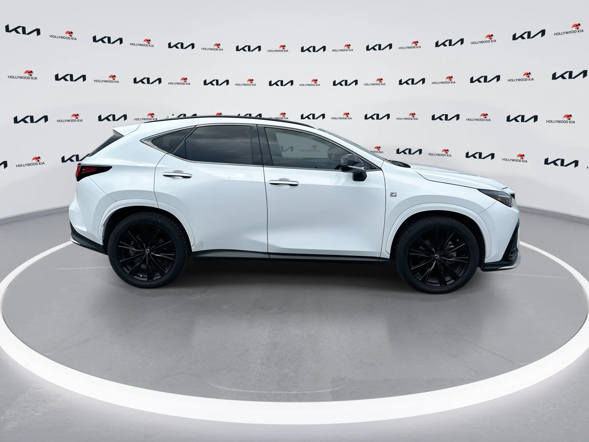 Used 2022 Ultra White Lexus NX 350 F SPORT Handling image 9