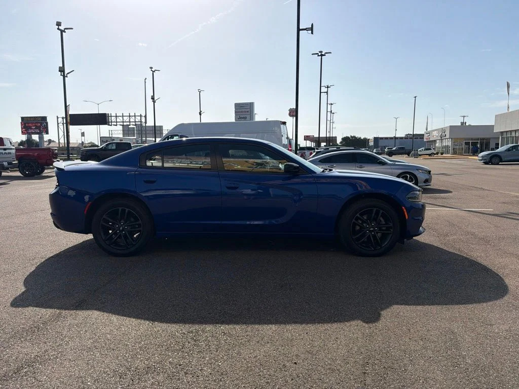 Used 2019 Indigo Blue Dodge SXT image 9