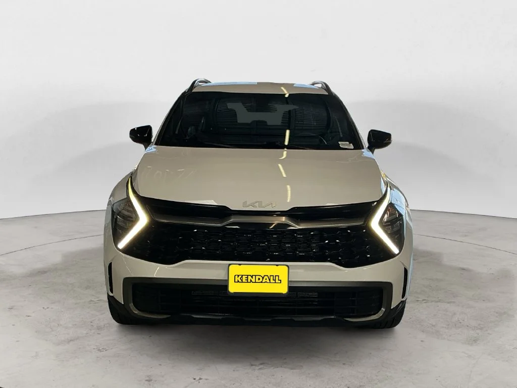Used 2023 White Kia X-Line image 3
