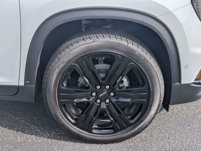 New 2027 Glacier White Tricoat GMC Elevation image 11