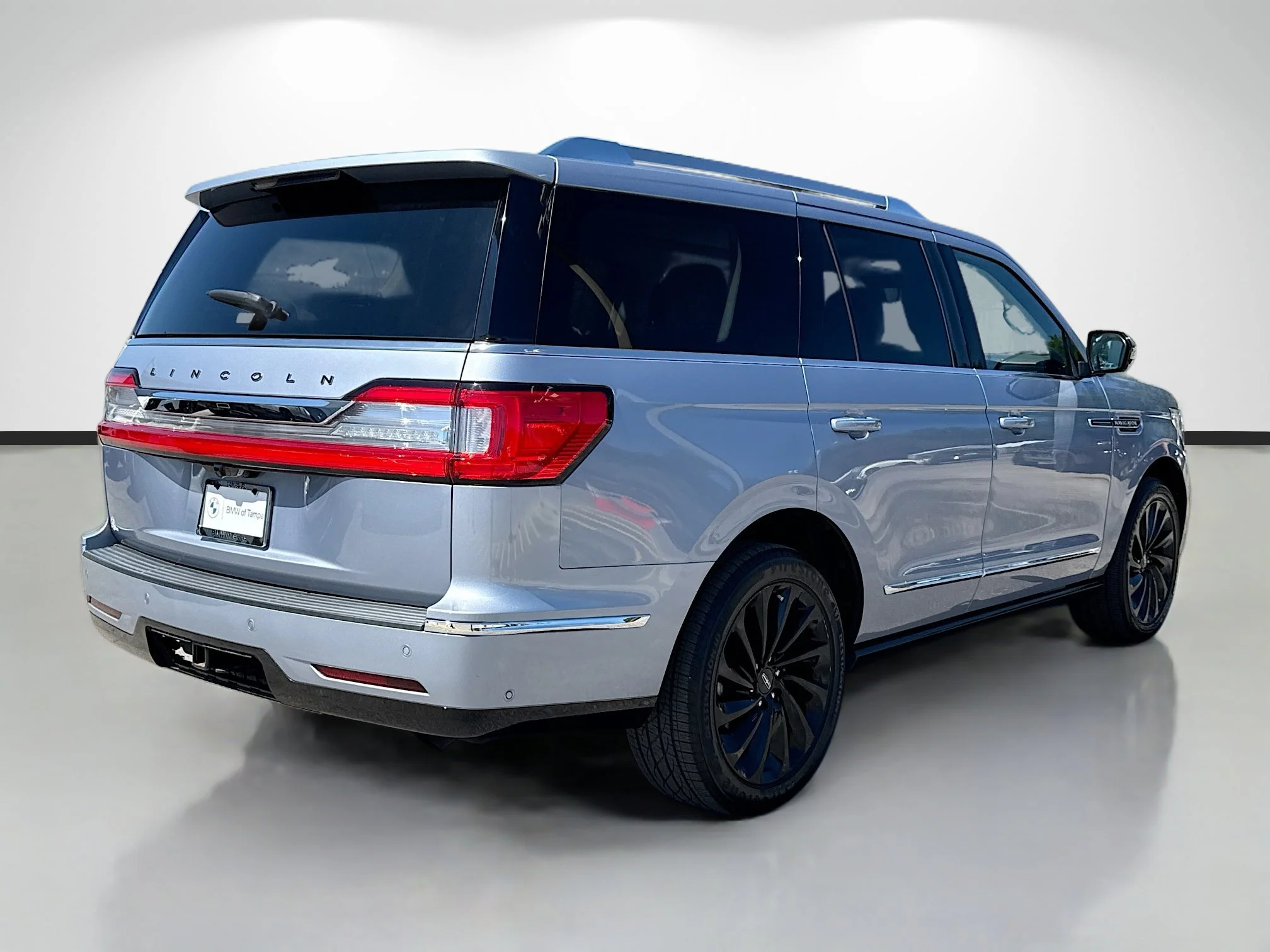 Used 2021 Chroma Crystal Blue Lincoln Black Label image 3