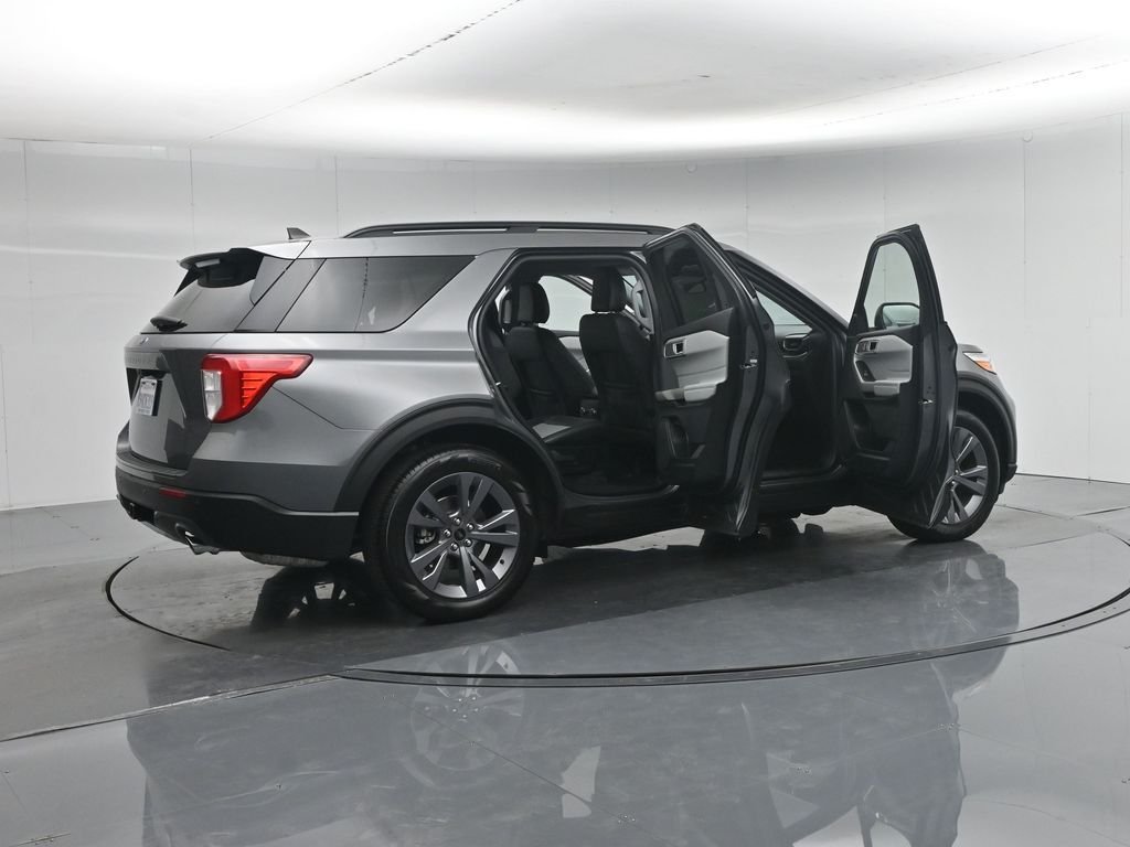 Used 2023 Gray Ford XLT image 6