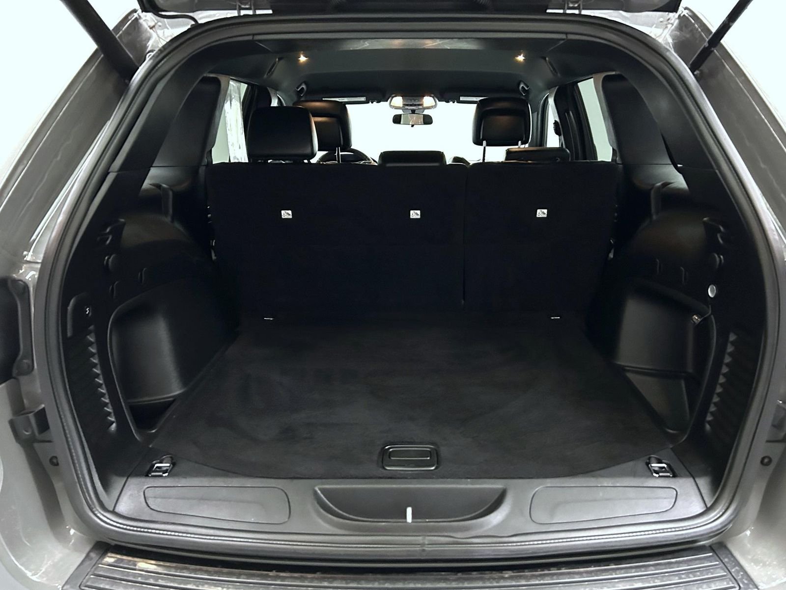 Used 2021 Gray Jeep Laredo X image 21