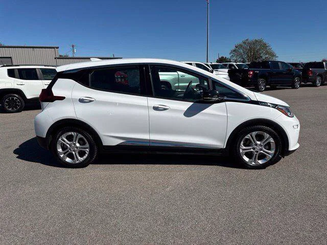 Used 2017 White Chevrolet LT image 9
