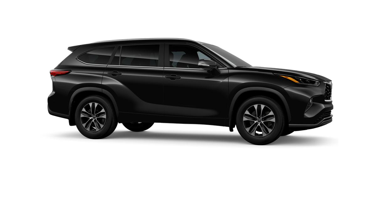 New 2026 Midnight Black Metallic Toyota XLE image 13
