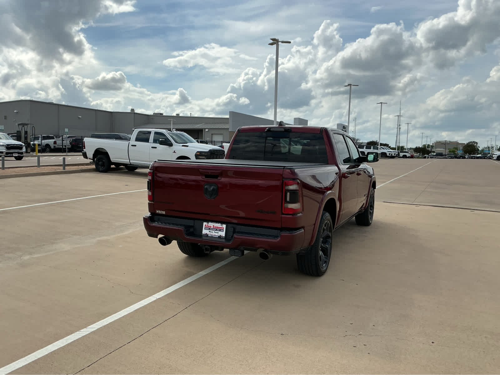 Used 2022 Delmonico Red Pearlcoat Ram Limited image 6