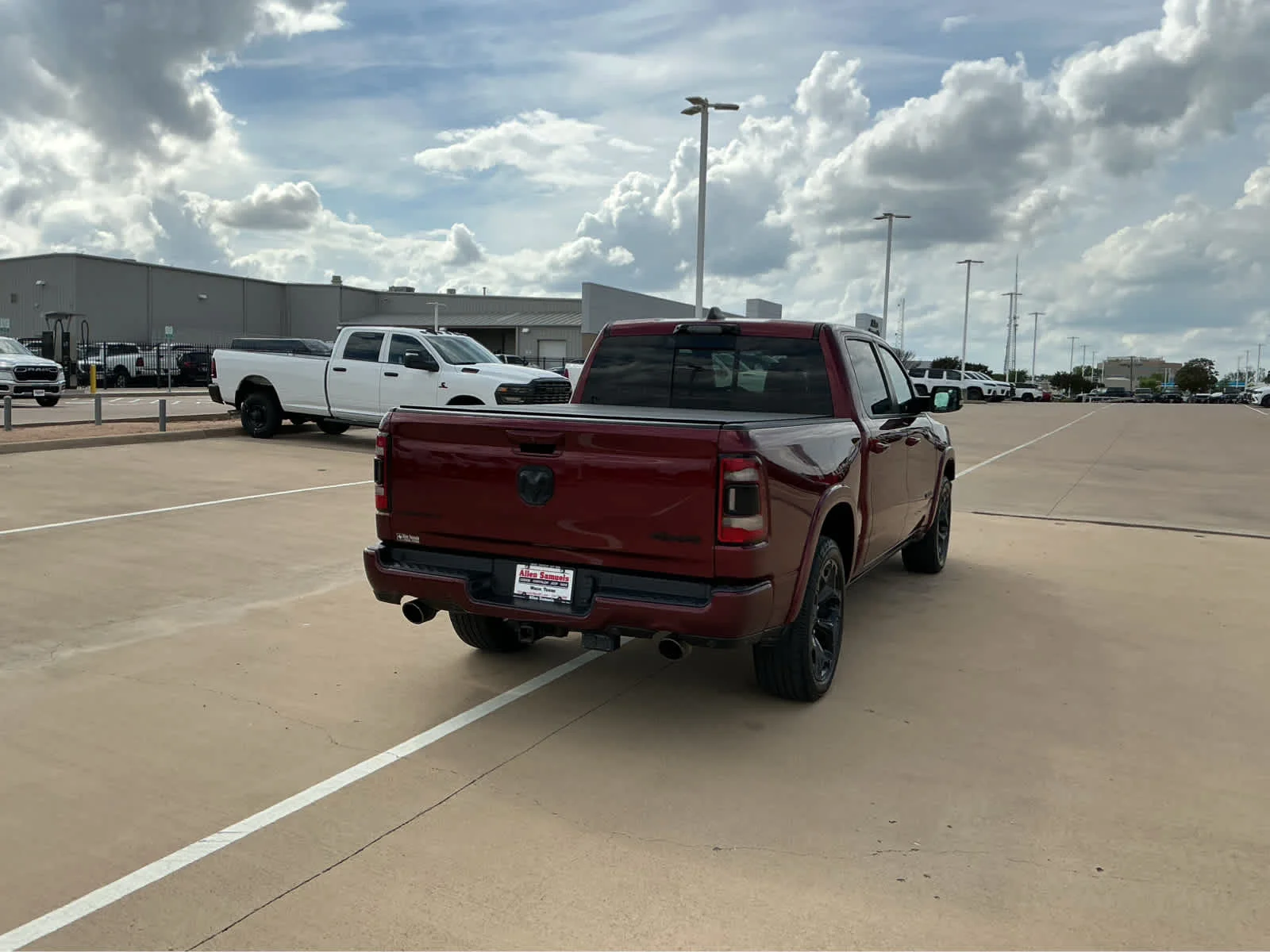 Used 2022 Delmonico Red Pearlcoat Ram Limited image 6