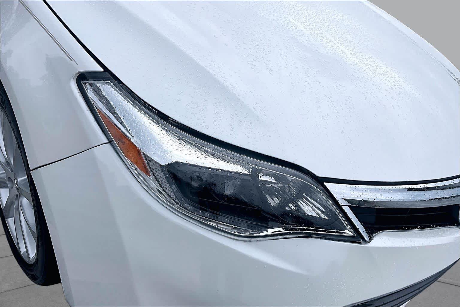 Used 2013 Blizzard Pearl Toyota Limited image 27