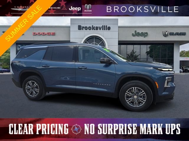 2025 Chevrolet Traverse FWD LT's photo