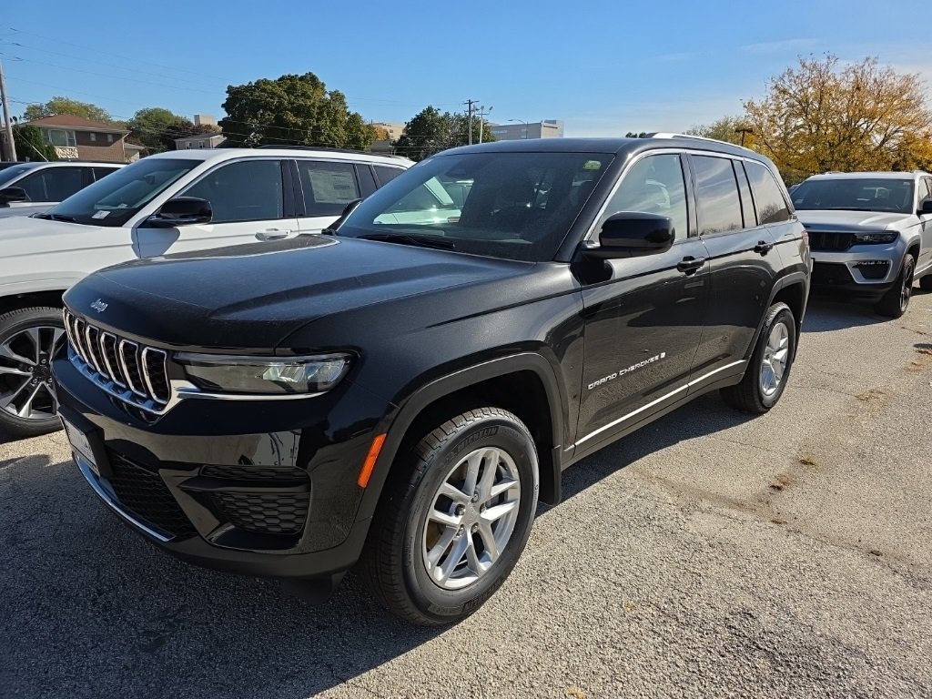 2025 Toyota RAV4 Laredo X photo 3