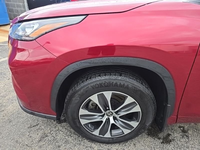 Used 2020 Red Toyota XLE image 10