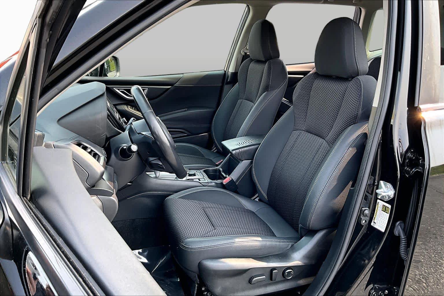 Used 2023 Crystal Black Silica Subaru Premium image 8