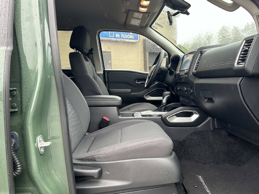 Used 2023 Green Nissan SV image 14