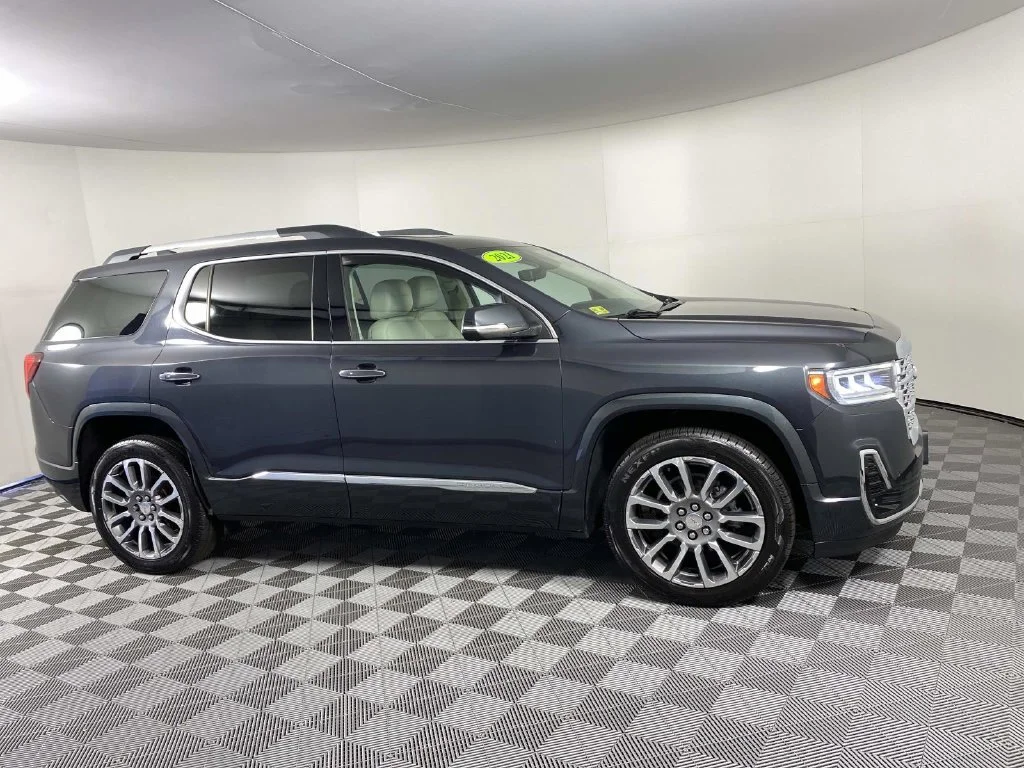 Used 2021 Hunter Green GMC Denali image 10