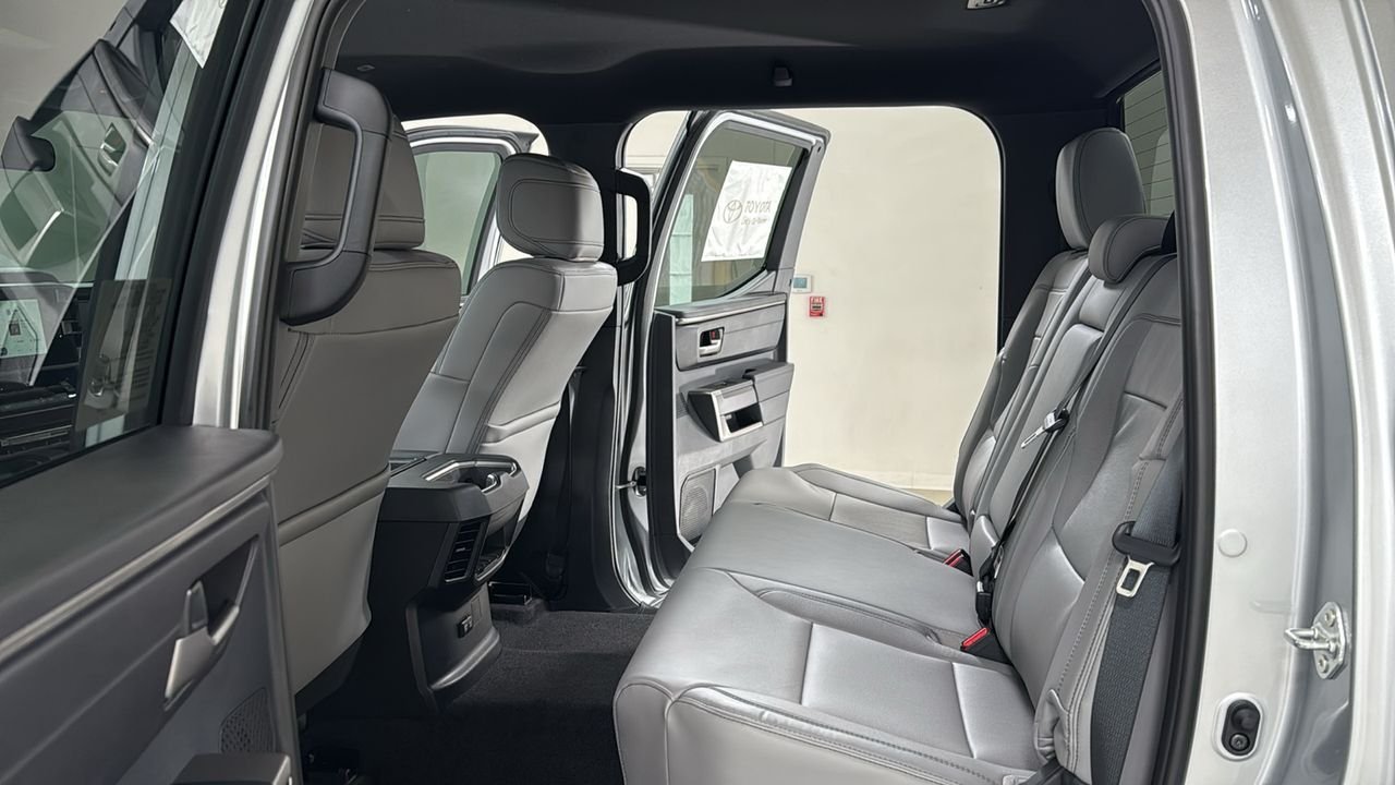 2026 Toyota Tundra SR5 - Photo 15