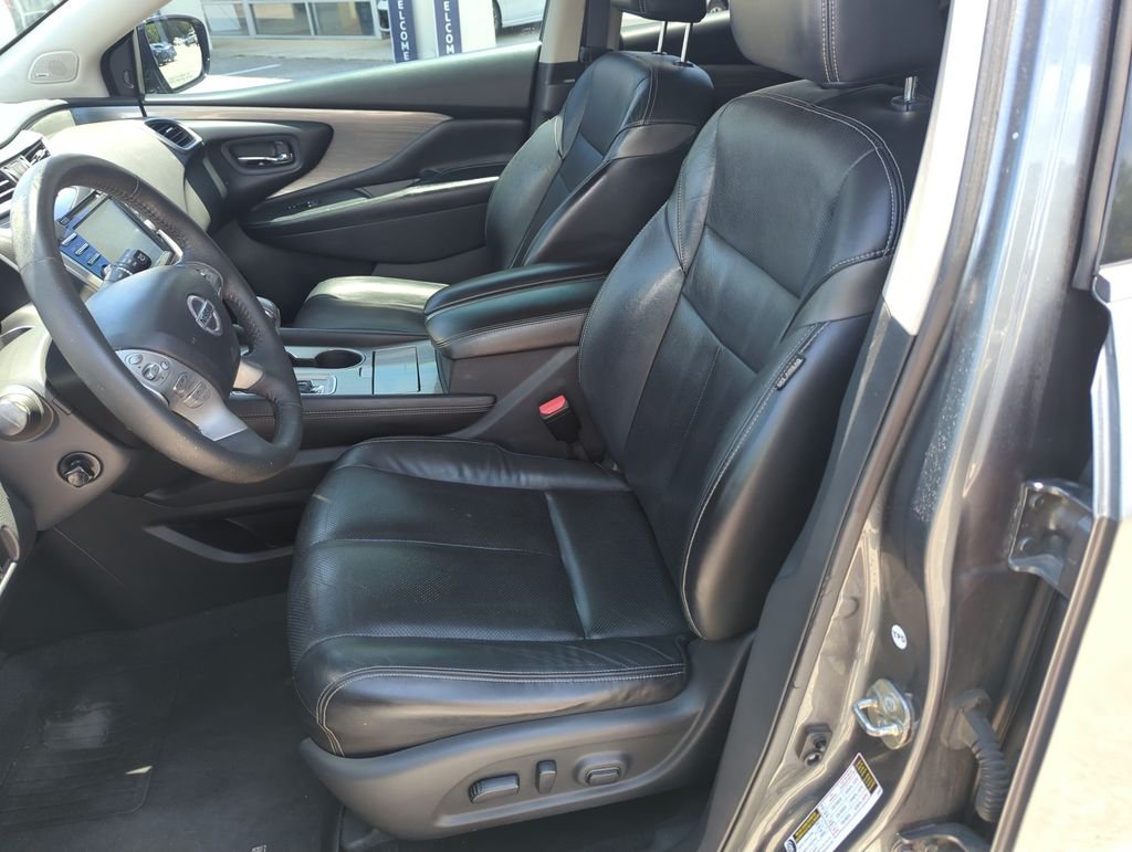 Used 2016 Gray Nissan Platinum image 12