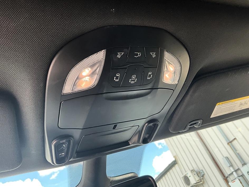 Used 2024 White Chrysler Limited image 26