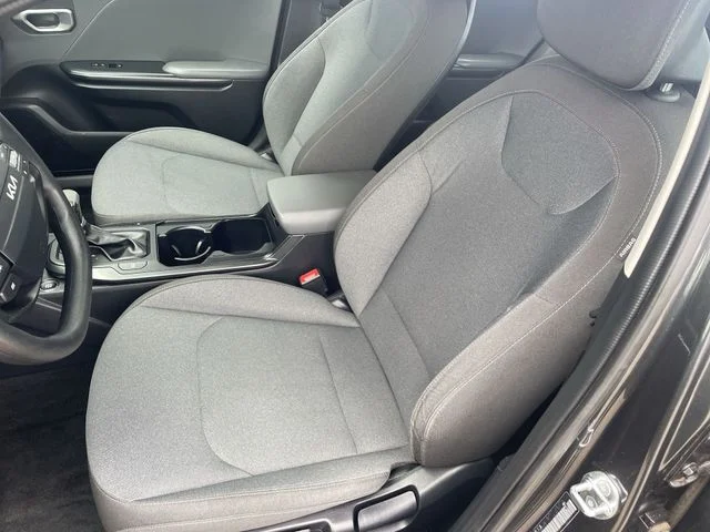 2025 Kia K4 LXS - Photo 17