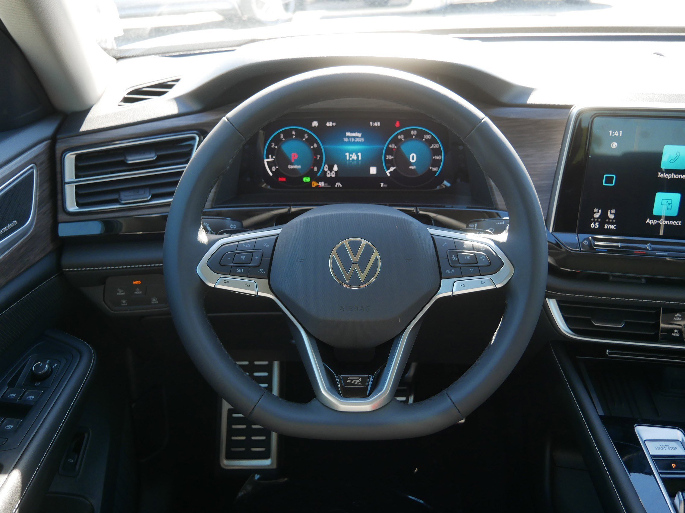 2026 Volkswagen Atlas SEL Premium R-Line - Photo 12