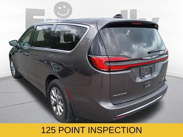 Used 2023 Gray Chrysler Touring L image 9
