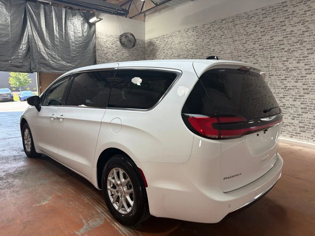 Used 2026 Bright White Clearcoat Chrysler Select image 5