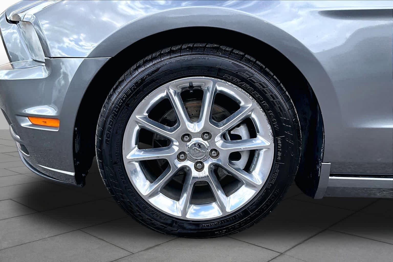Used 2014 Sterling Gray Metallic Ford V6 image 11