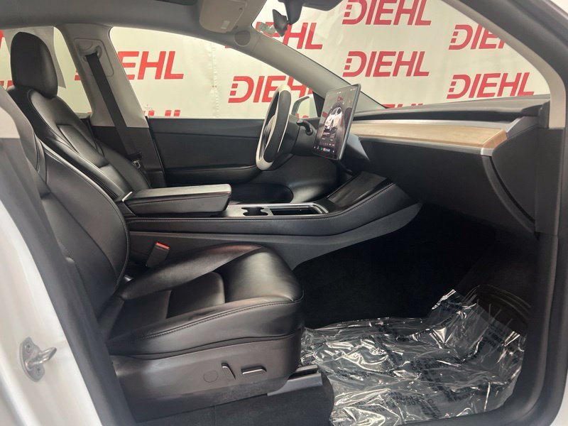 Used 2022  Tesla Long Range image 13