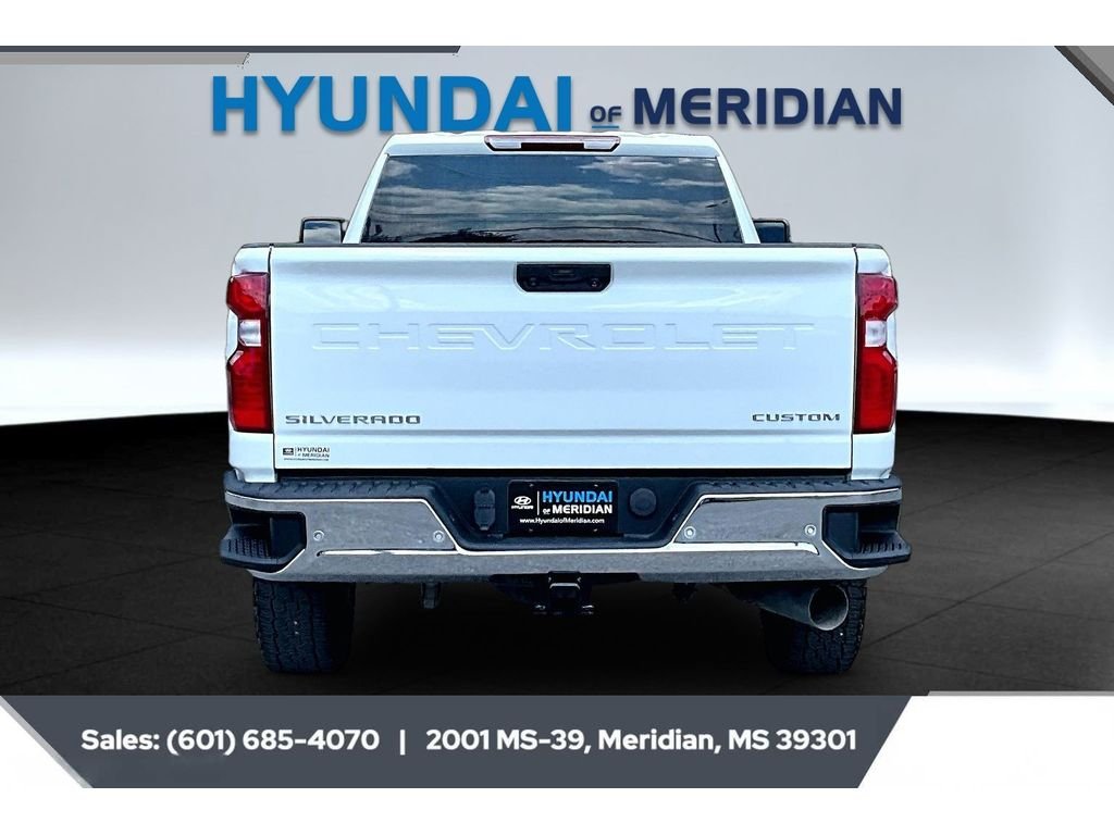 Used 2020 Summit White Chevrolet LT image 4