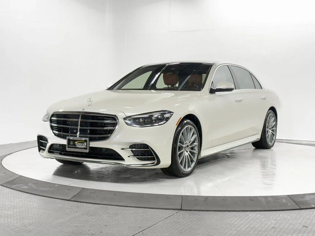 Certified Used 2023 MANUFAKTUR Diamond White Mercedes-Benz S 580e image 3