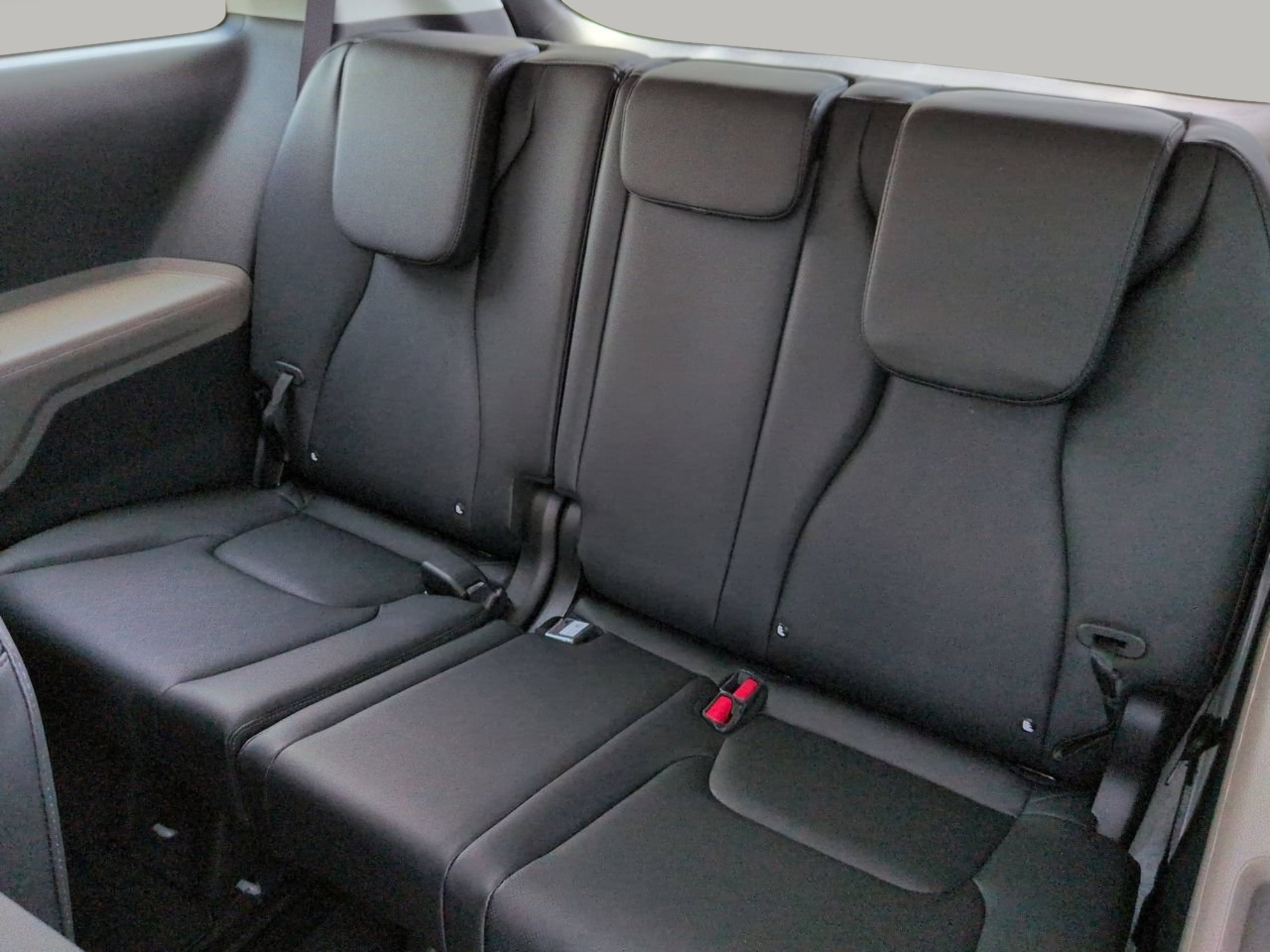 New 2027 Ceramic Silver Kia LXS image 17