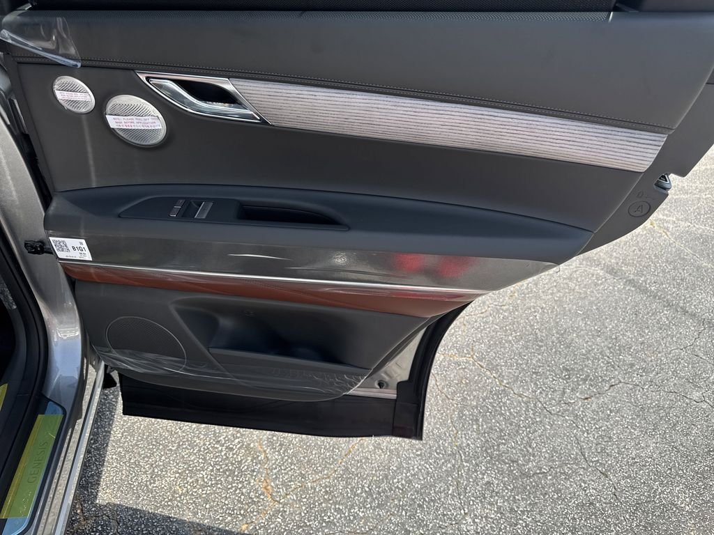 New 2025 Silver Genesis 3.5T Prestige image 16