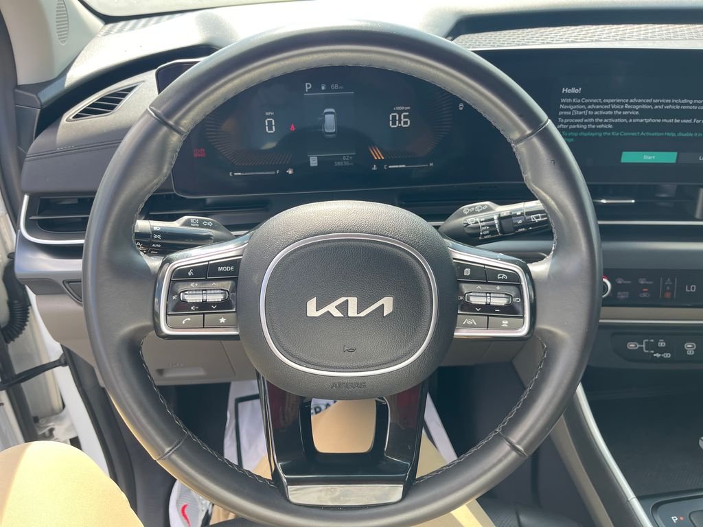 Used 2025 White Kia LXS image 17