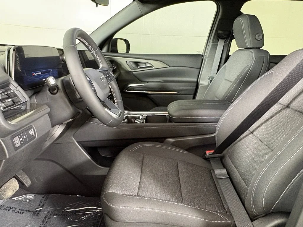 New 2027 Mosaic Black Metallic Chevrolet LT image 26