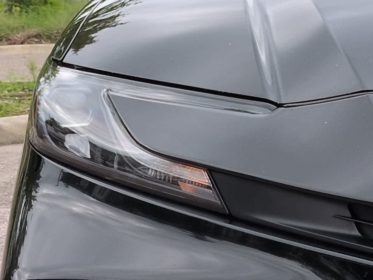Used 2025 Midnight Black Metallic Toyota LE image 10