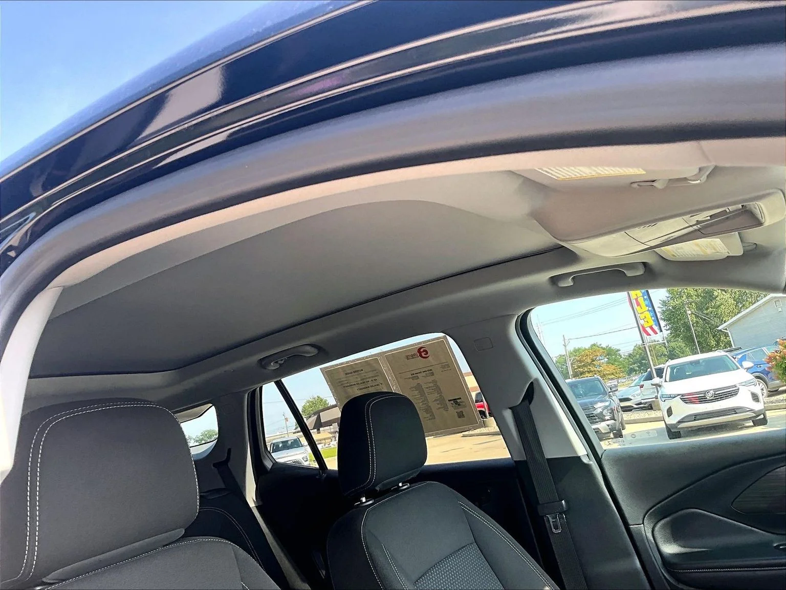 Used 2022 Black GMC SLE image 22