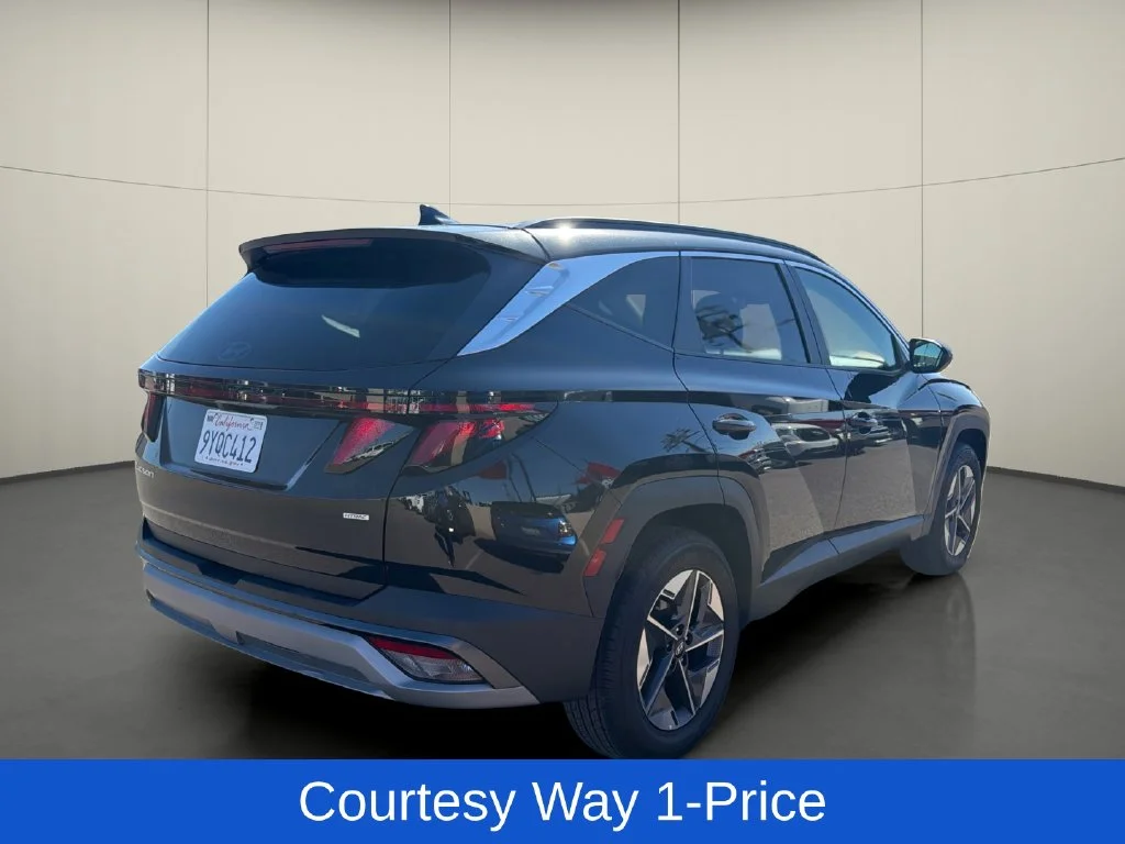 Used 2026 Black Hyundai SEL Plus image 9