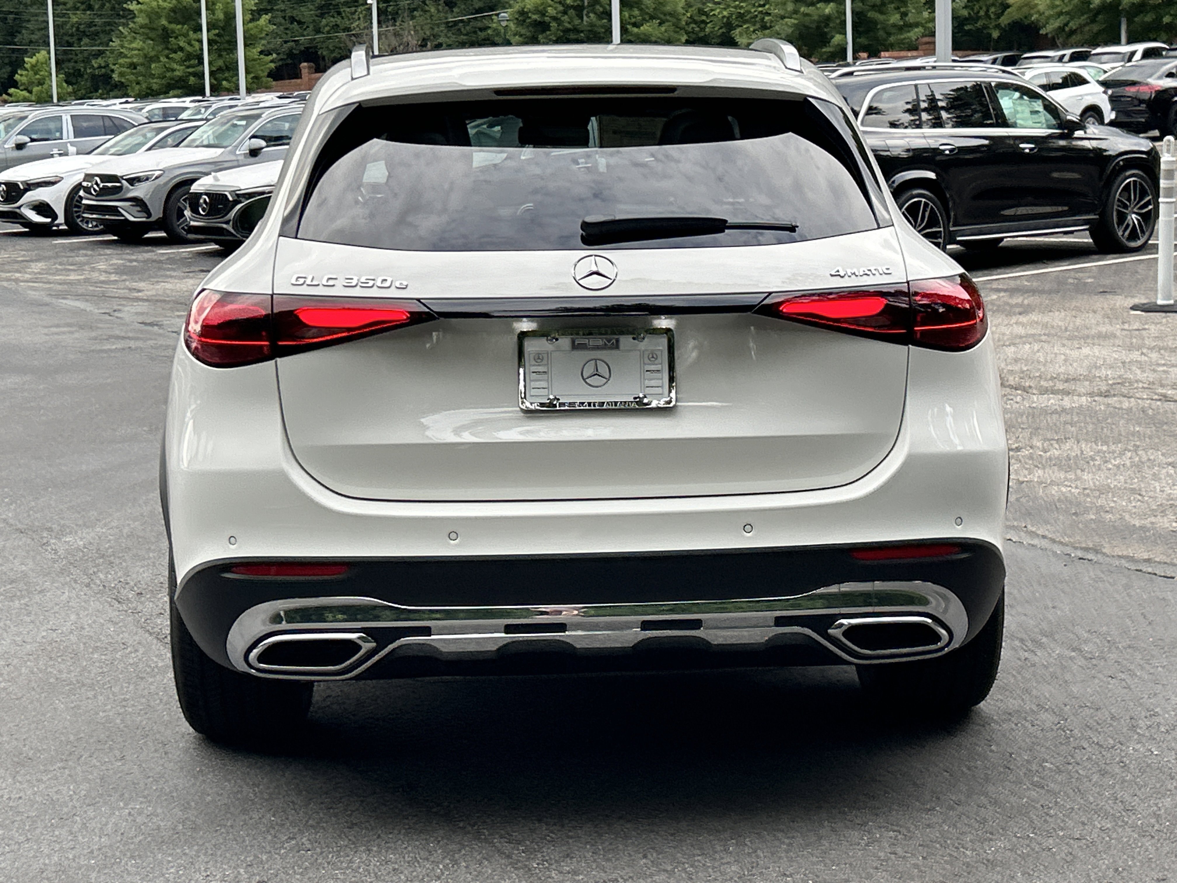 New 2026 Polar White Mercedes-Benz GLC 350e 4MATIC® SUV image 7