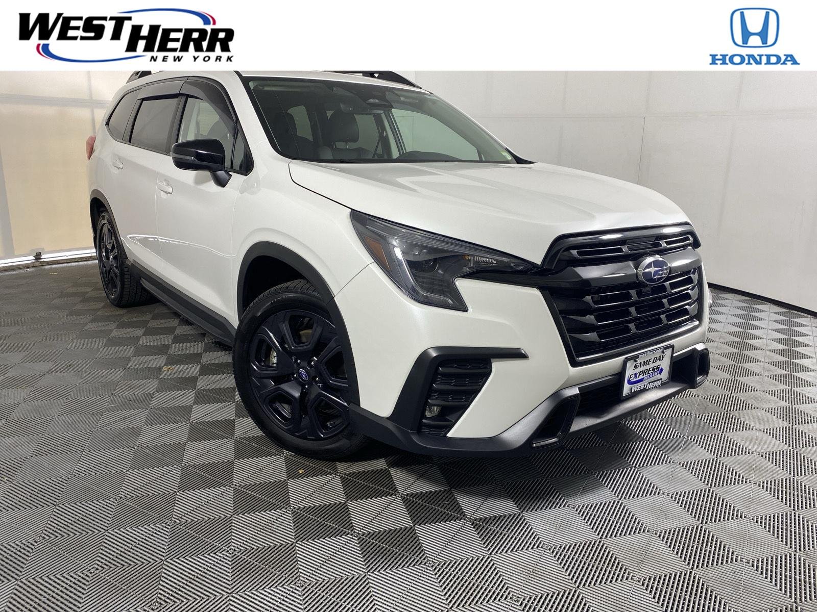 Used 2023 Crystal White Pearl Subaru Onyx Edition image 1
