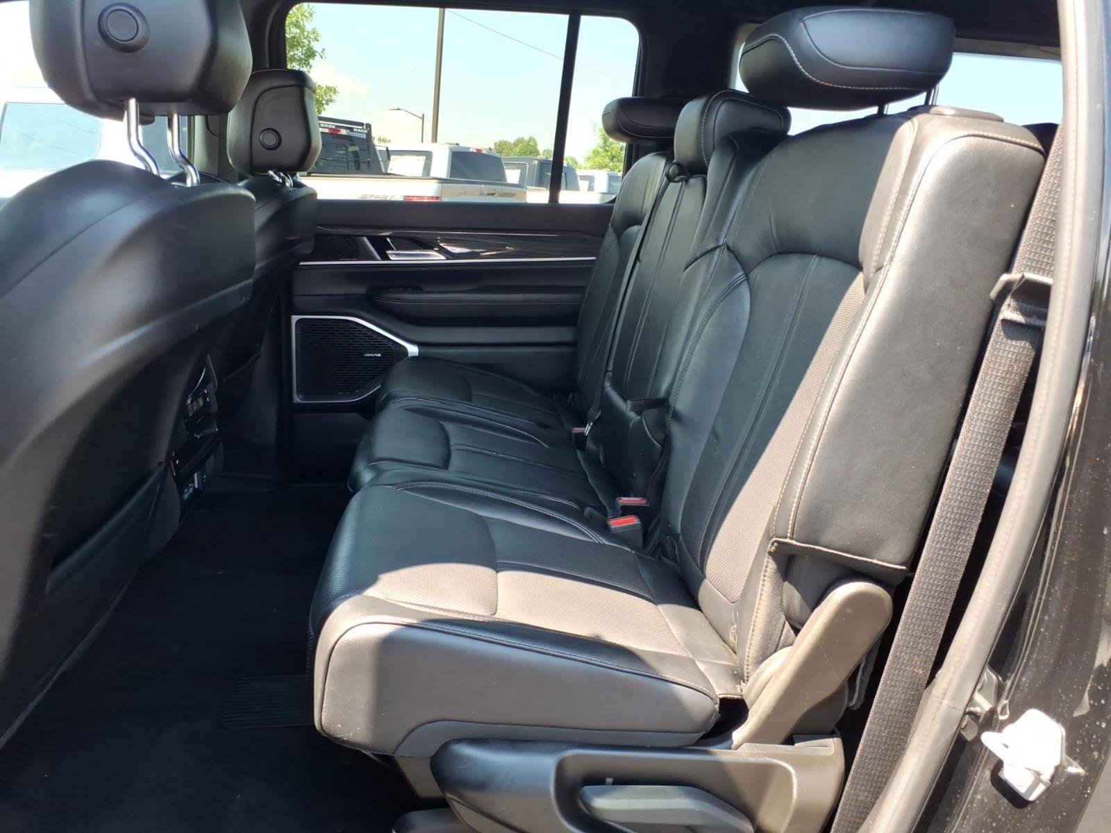 Used 2022 Diamond Black Crystal Pearlcoat Jeep Series III image 21
