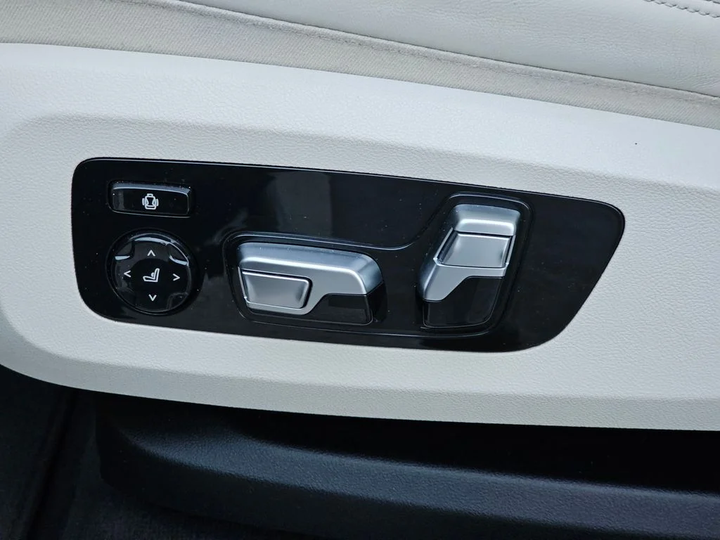 2020 BMW X7 40i - Photo 25