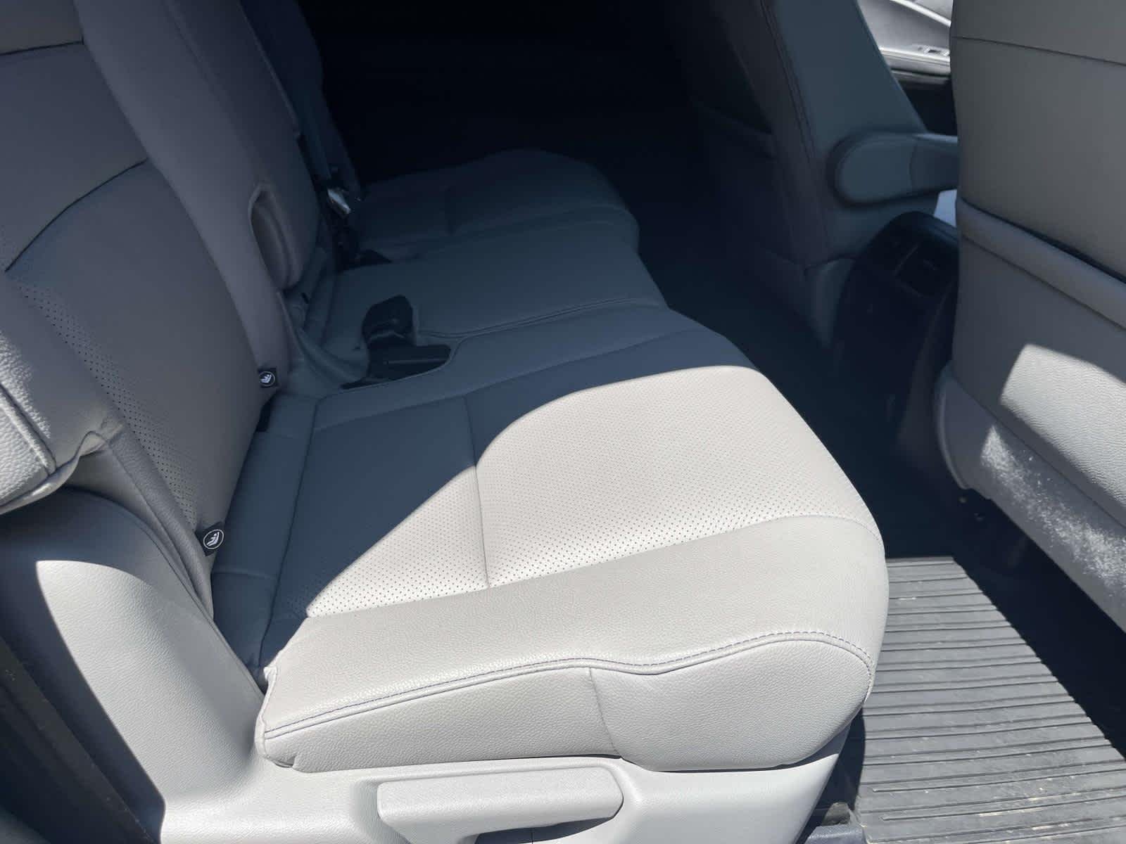 Used 2023 Platinum White Pearl Honda EX-L image 26