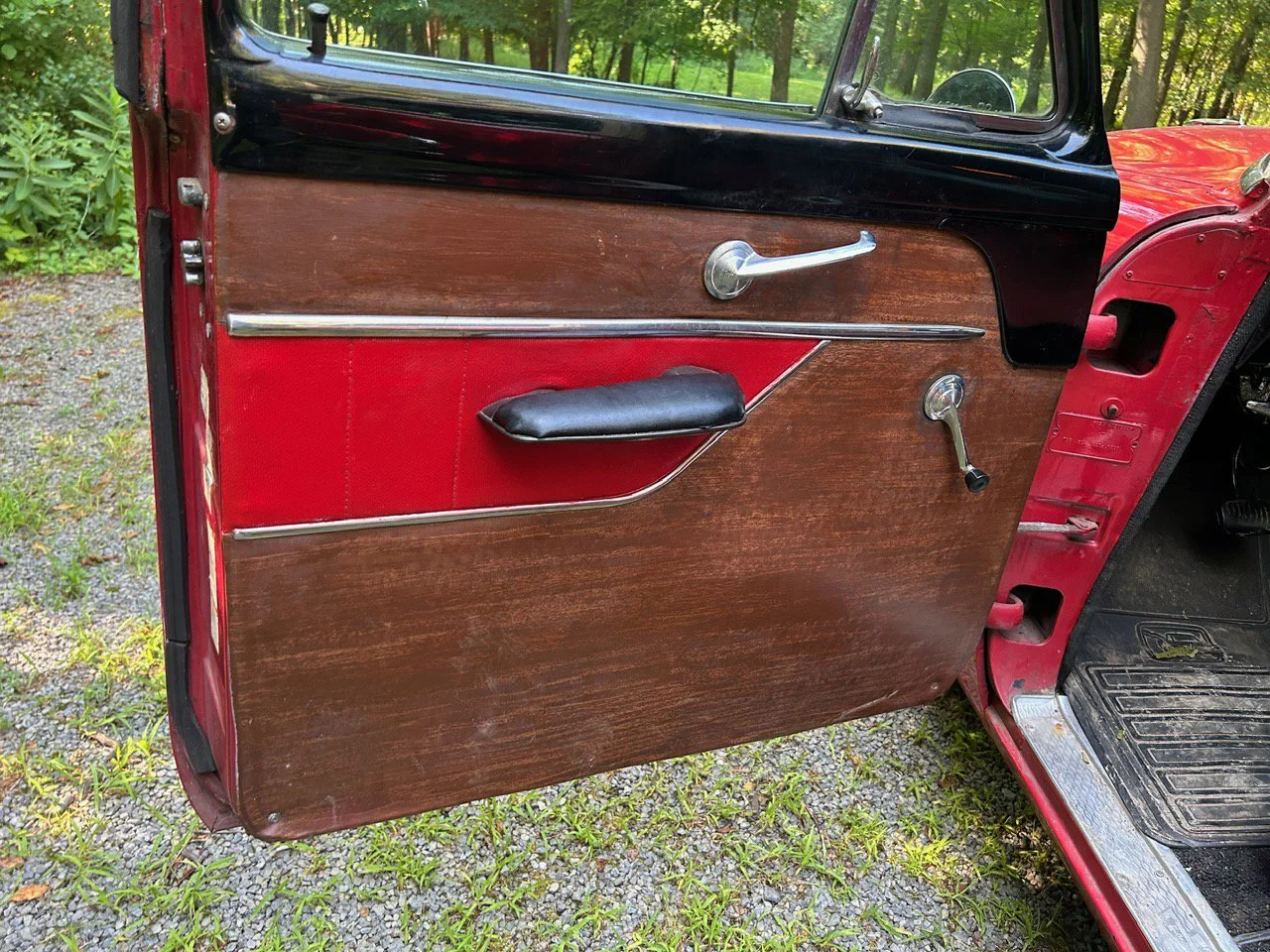 Used 1953  Ford Wagon image 22