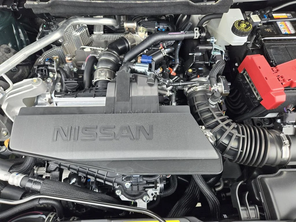 New 2026 Obsidian Green Pearl Nissan Platinum image 24