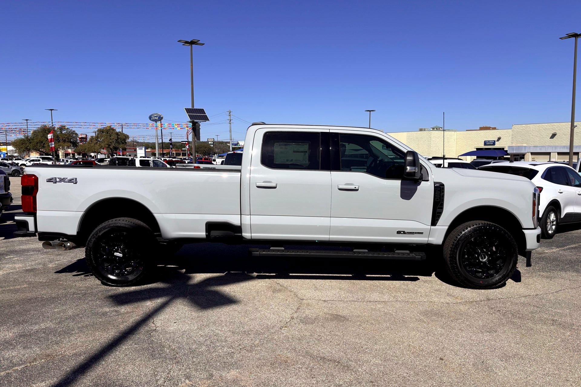 New 2026 Avalanche Ford XLT image 4