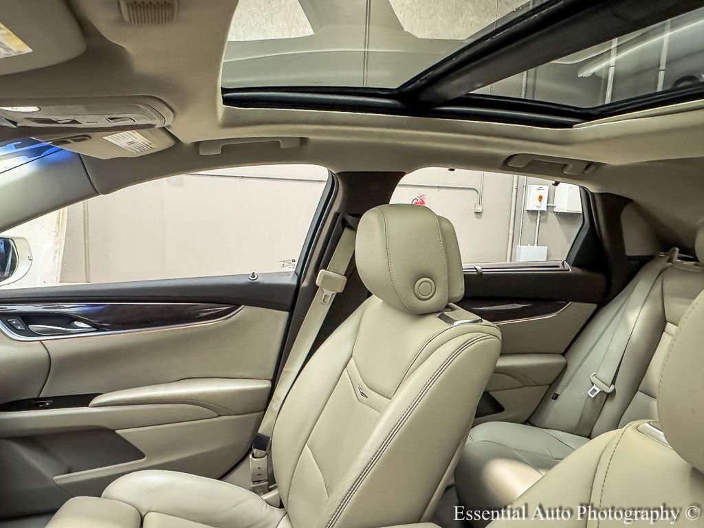Used 2013 White Diamond Clearcoat Cadillac Premium image 11
